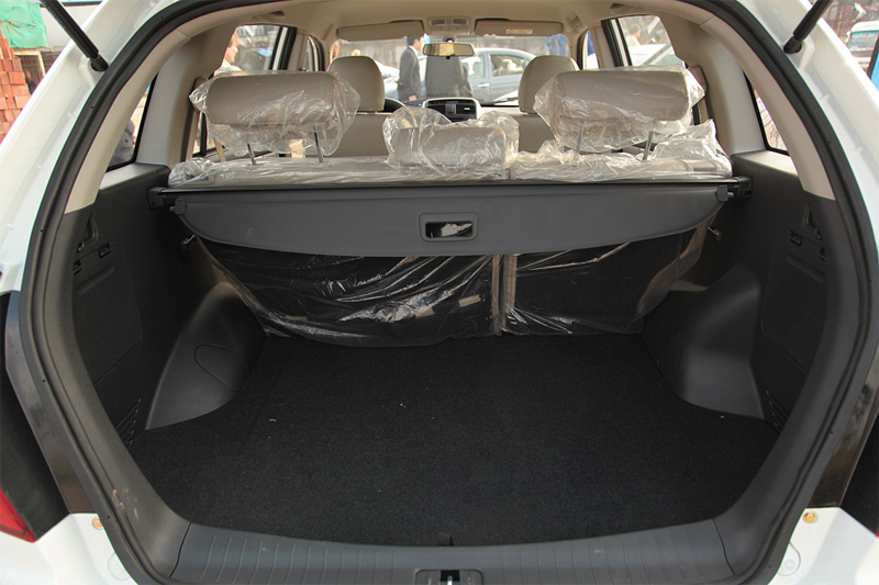 Многих владельцев Lifan X60 порадует вместительный багажник