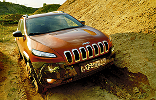 Сравнительный тест по бездорожью Land Rover Discovery и Jeep Cherokee