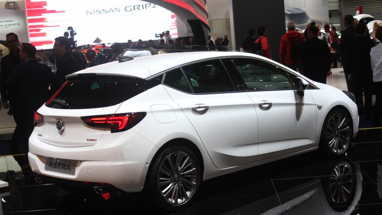 Тест-драйв Opel Astra 2015 года