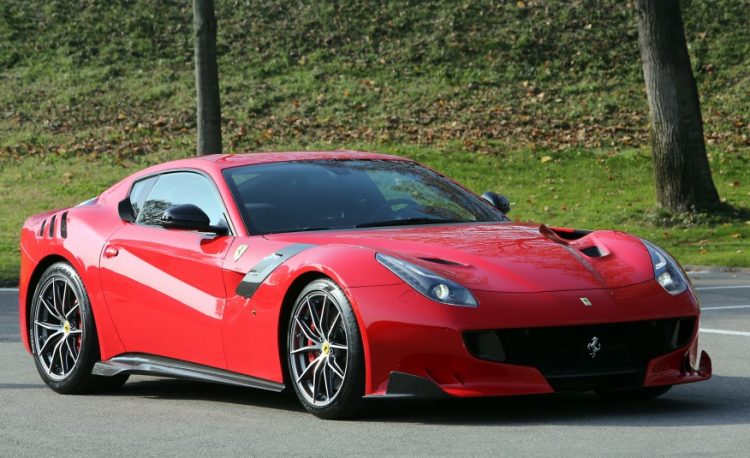 Подогретая версия Ferrari F12 TDF 2016-2017 года